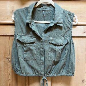 Young Fabulous & Broke YFB sleeveless army green crop top Size M